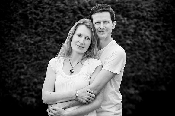 Husband-wife-portrait-garden