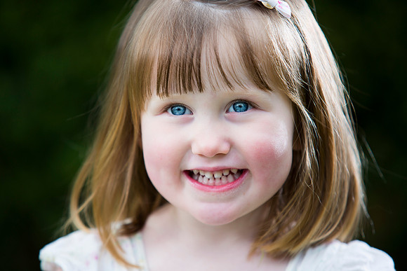 Children-portrait-girl-smiling