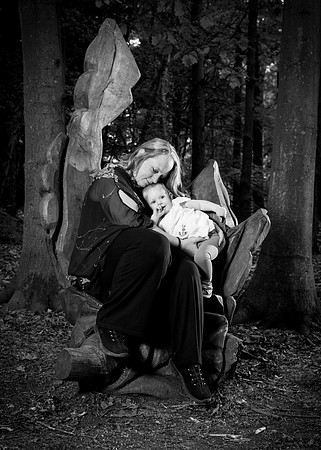 Family portait mother and daughter