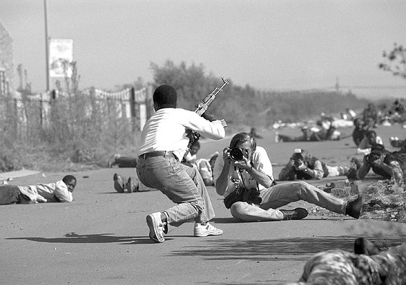 James Nachtwey in Rwanda during the genocide of 1994